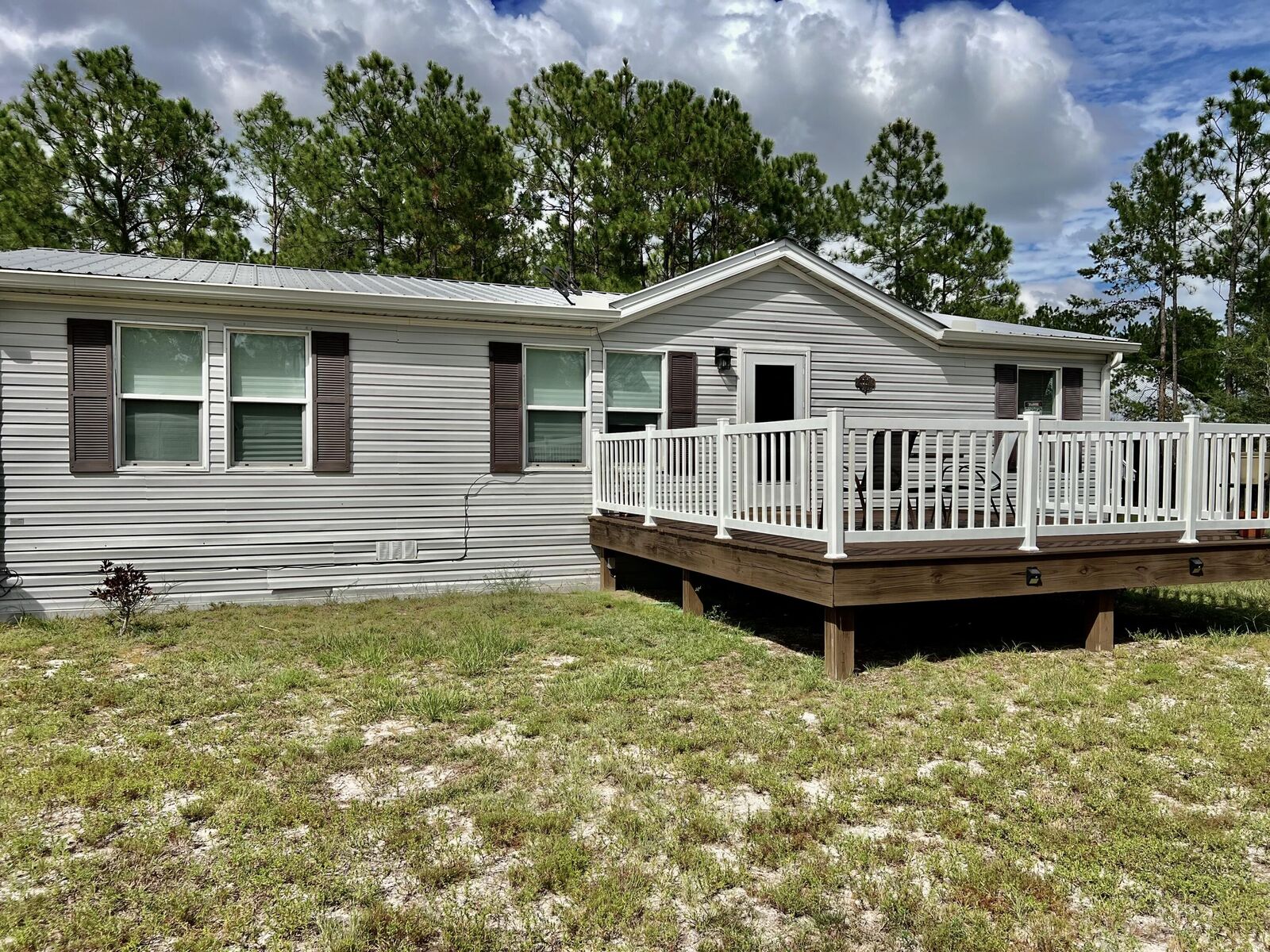 Property Photo: 403 Don Graff Road FL 32439