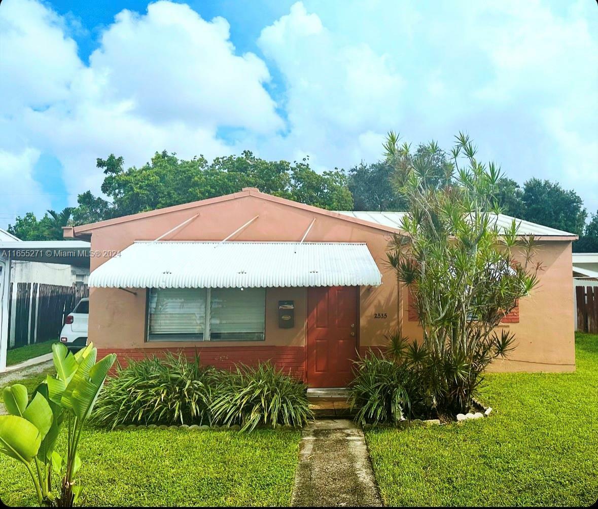 Property Photo:  2535 Liberty St  FL 33020 