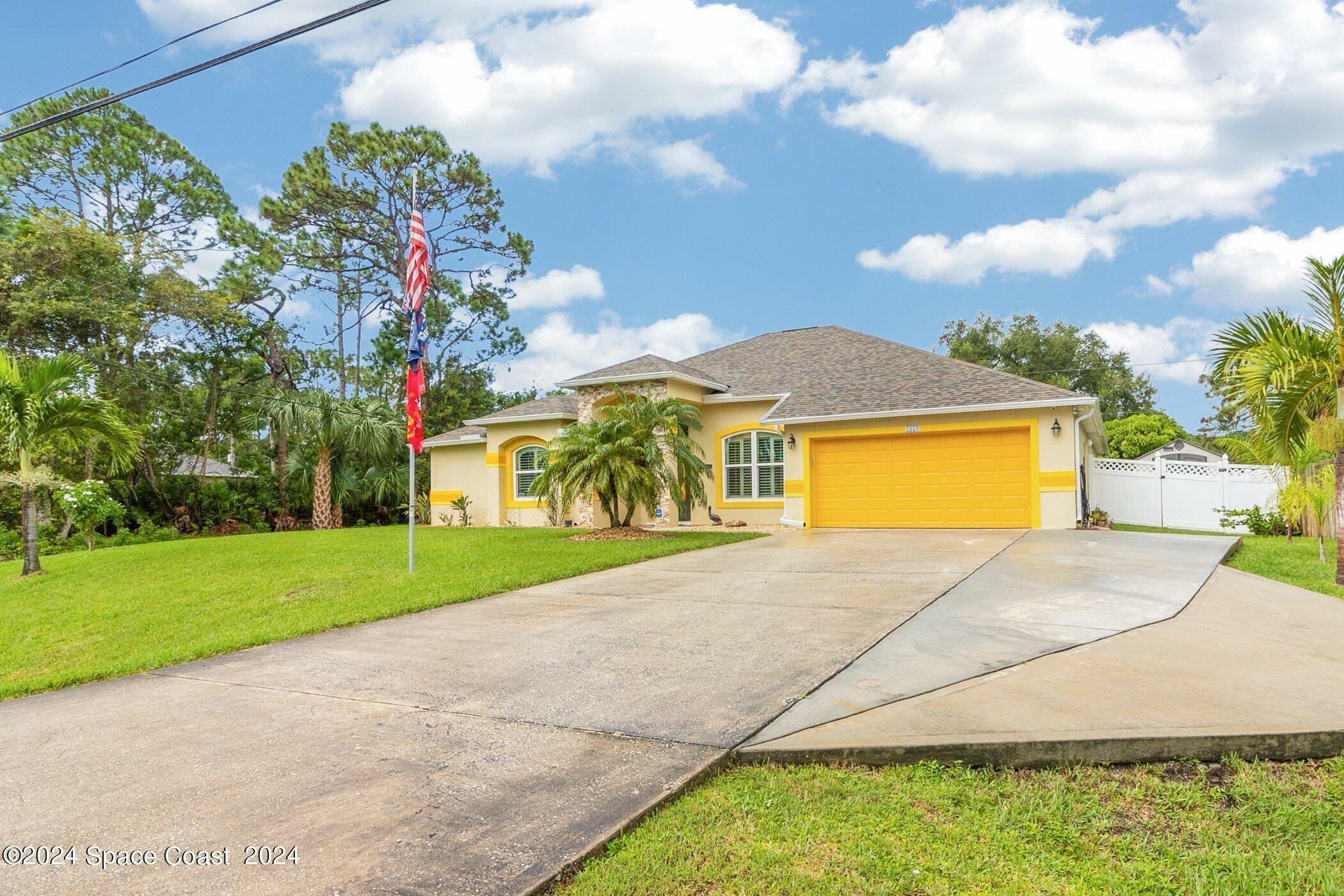 Property Photo:  1550 San Filippo Drive SE  FL 32909 