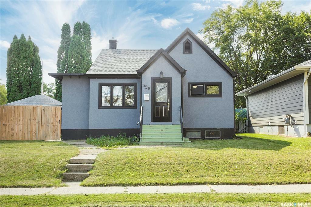 Property Photo:  355 20th Street E  SK S6V 1K8 