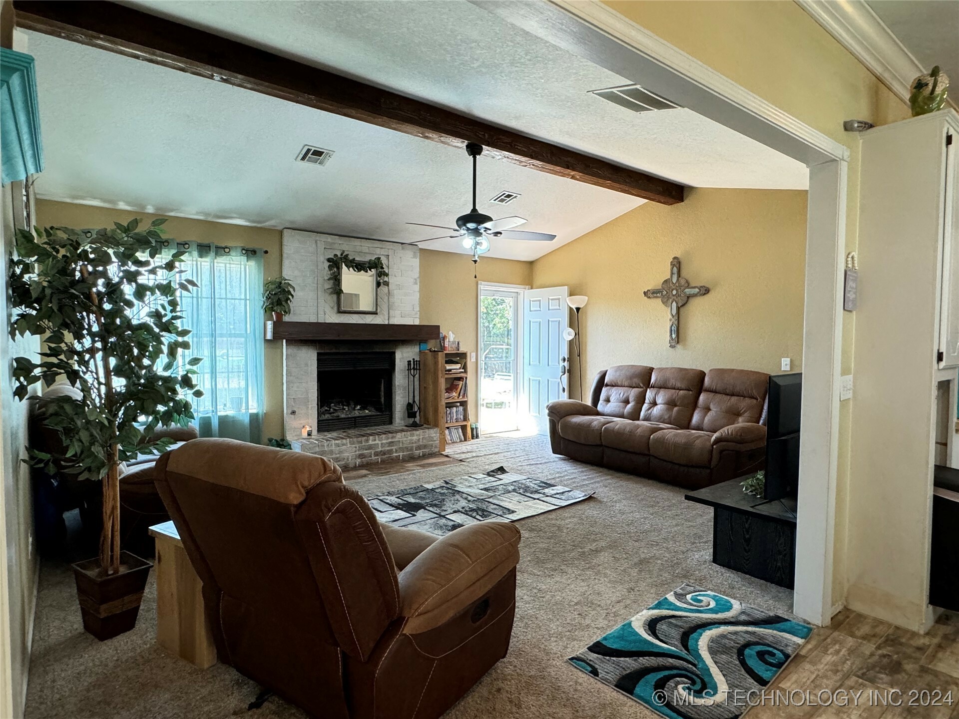 Property Photo:  1014 W Windsor Way  OK 73080 