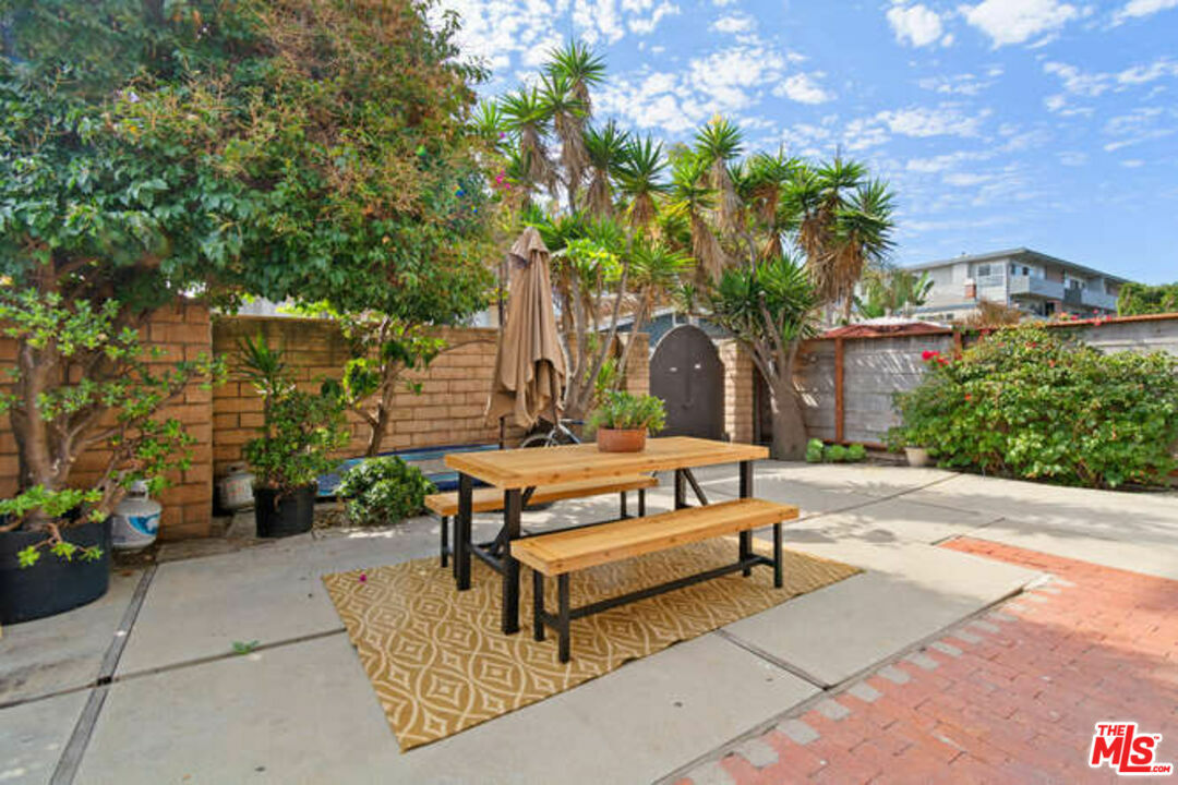 Property Photo:  41   29th Ave 1  CA 90291 