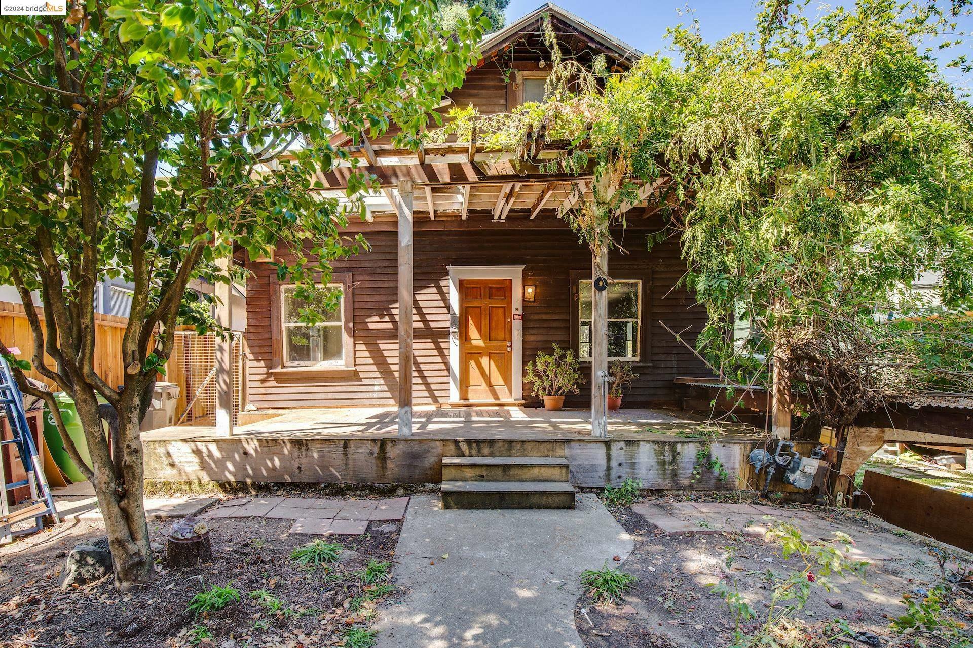 Property Photo:  3015 Richmond Blvd  CA 94611 