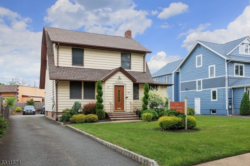 Property Photo:  242 Saint Paul St  NJ 07090 