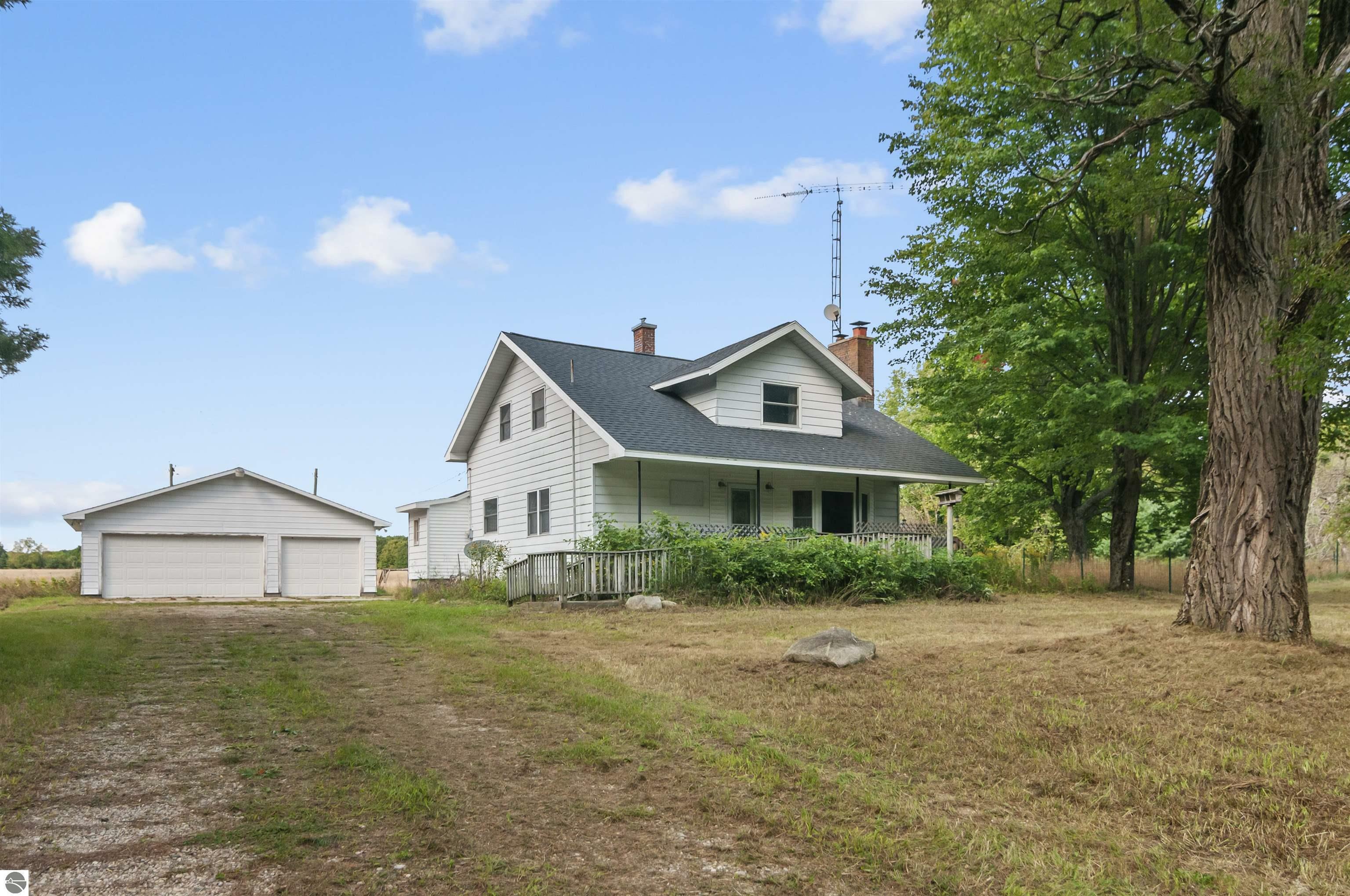 Property Photo:  3433 E 46 Road  MI 49601 