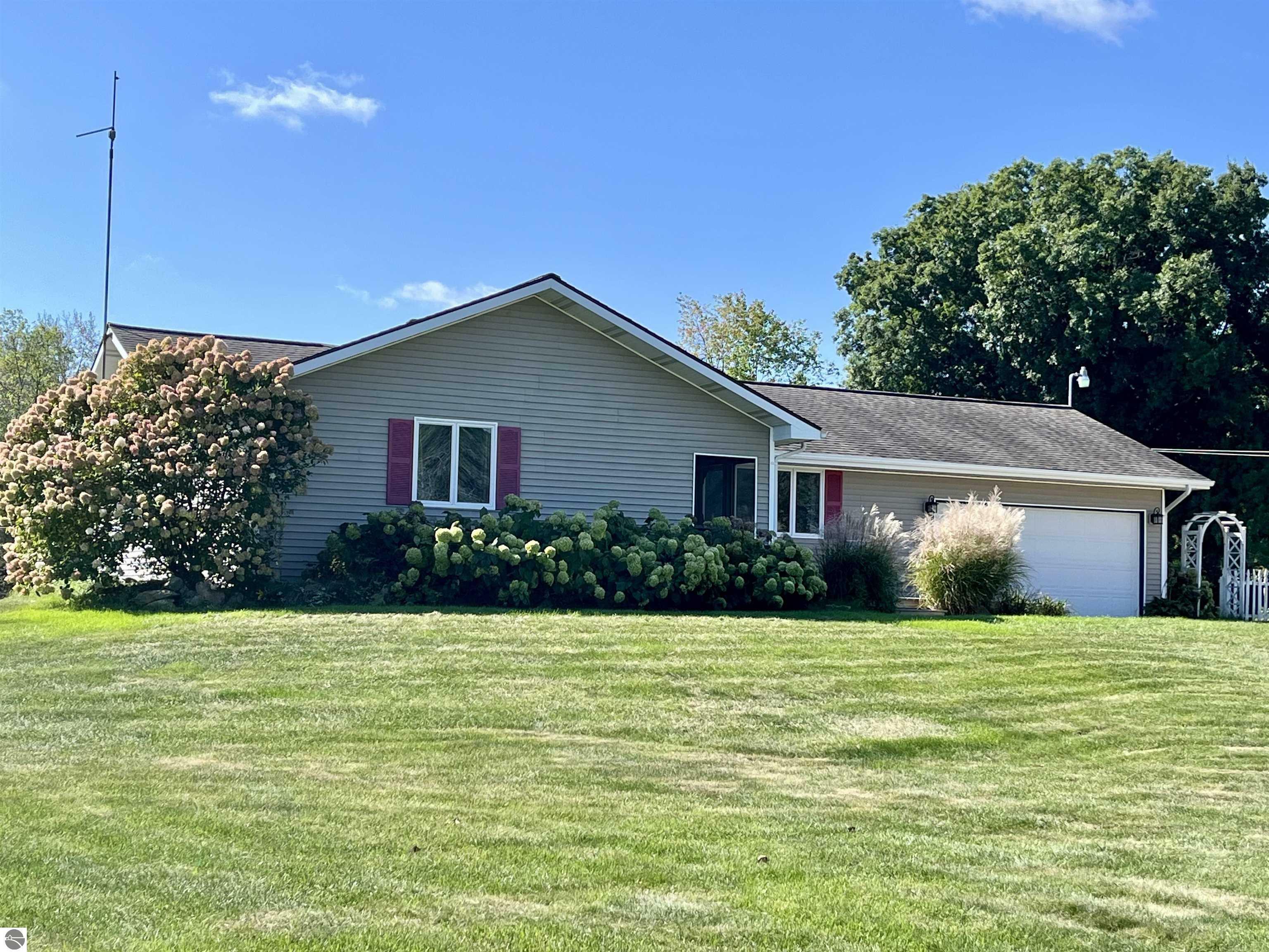 Property Photo:  2330 E Surrey Road  MI 48622 