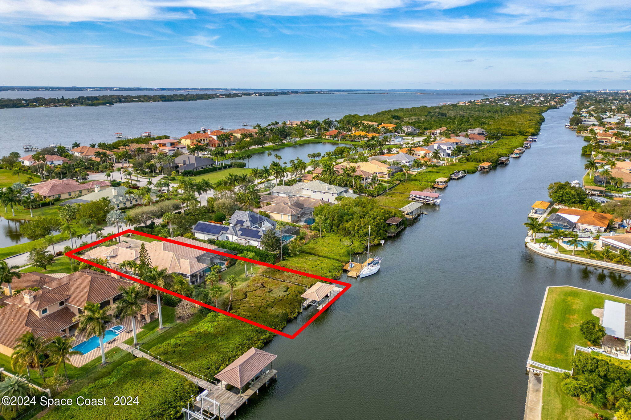 Property Photo:  286 Lansing Island Drive  FL 32937 