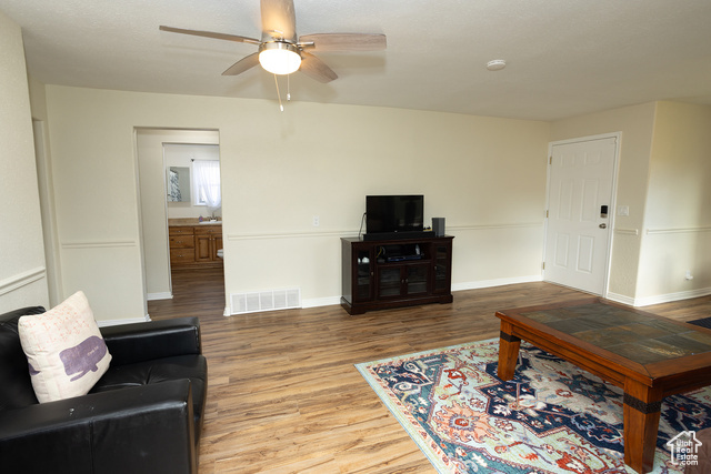 Property Photo:  566 S Main St  UT 84749 