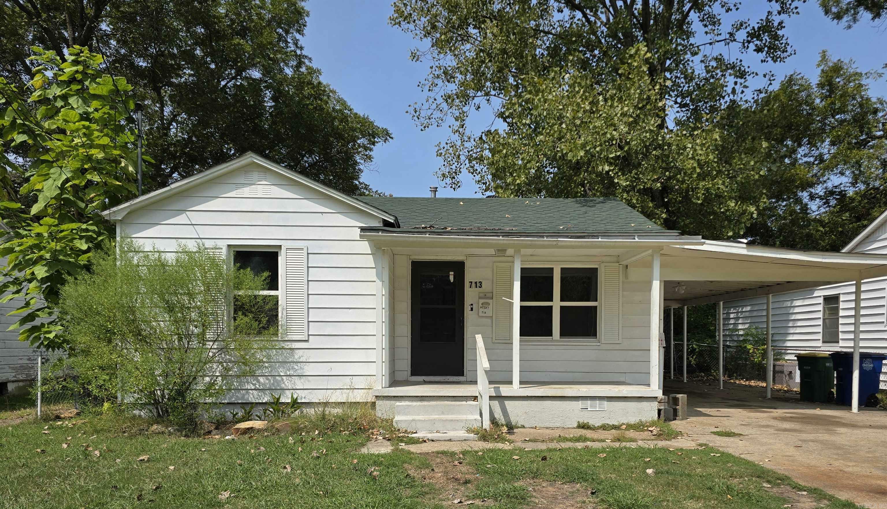 Property Photo:  713 Hyacinth Street  AR 72117 