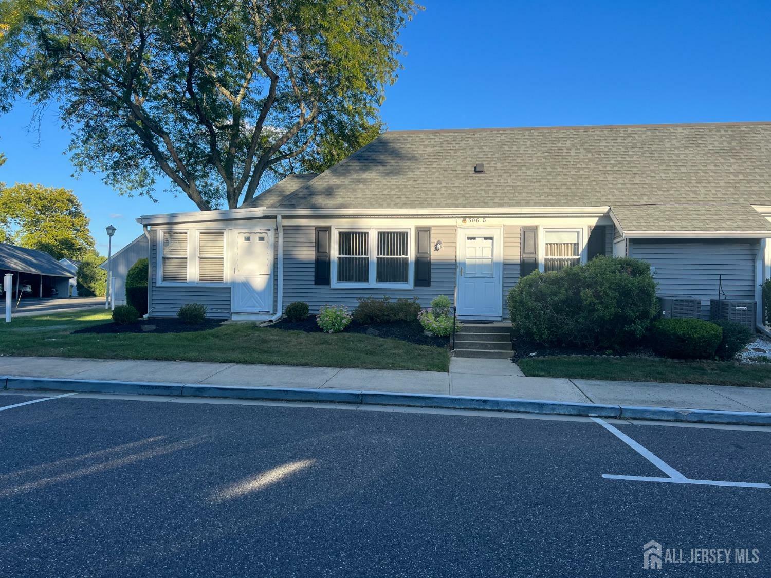 Property Photo:  306 Sharon Way  NJ 08831 