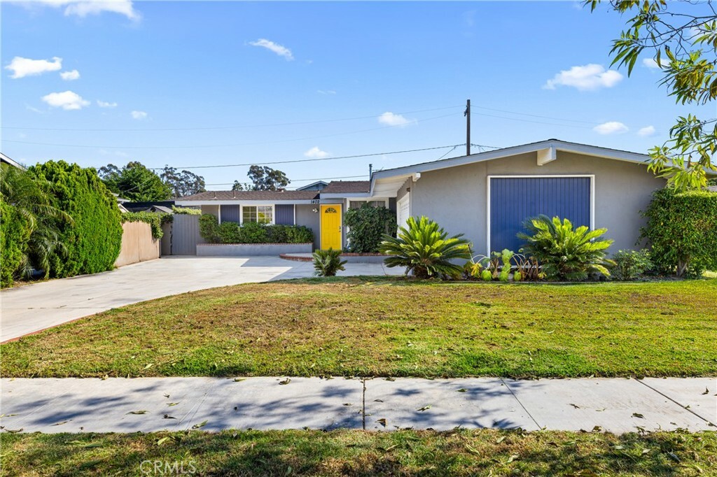 Property Photo:  1402 W Goodhue Avenue  CA 92802 