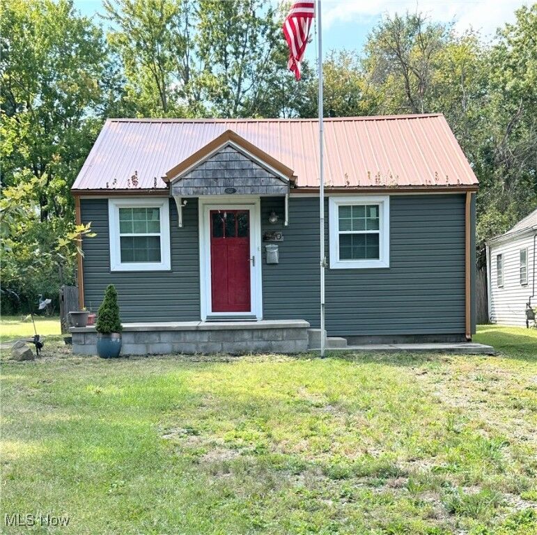 Property Photo: 240 Courtland Avenue OH 44405