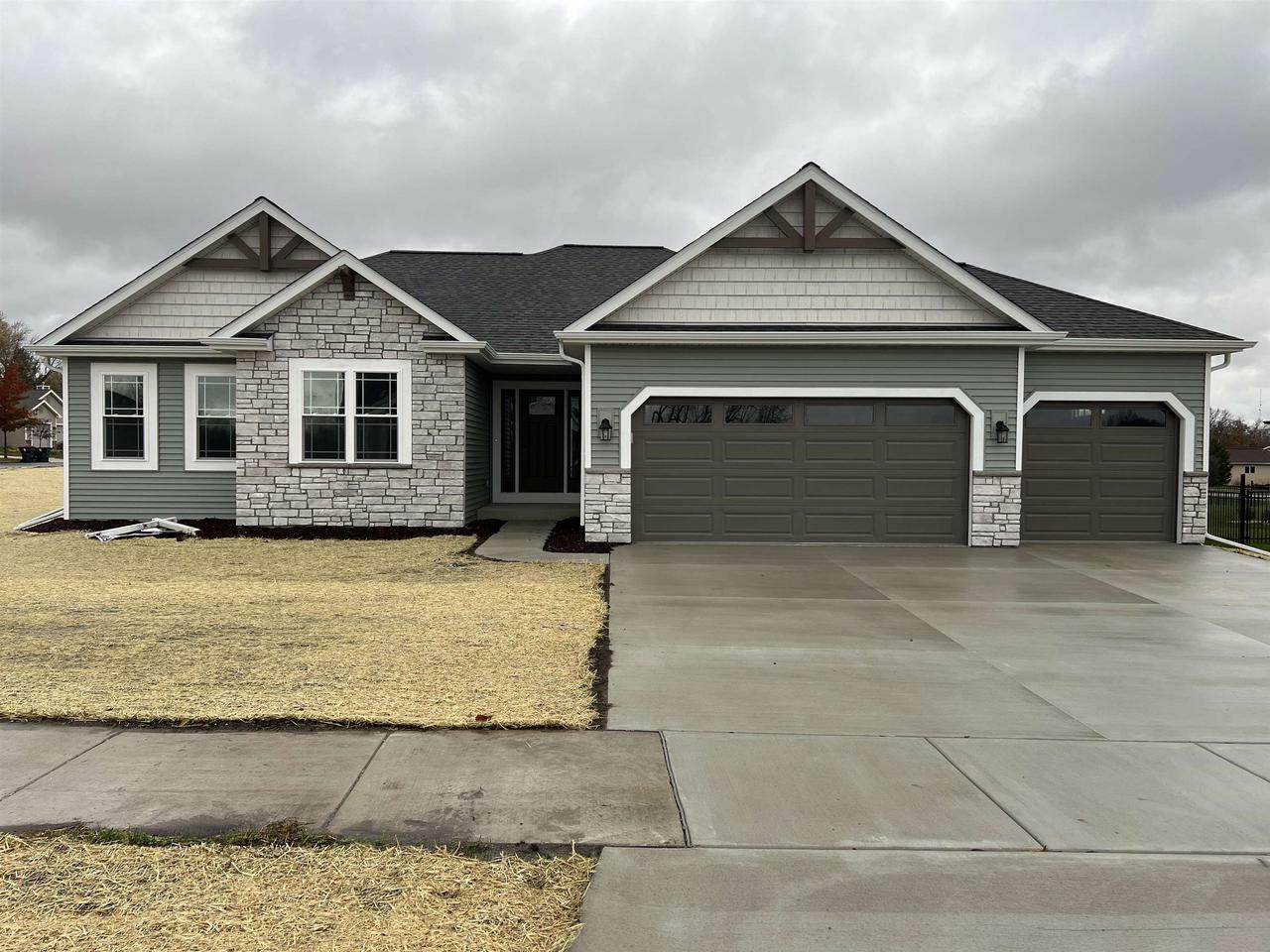 621 Wheatland Drive  Cambridge WI 53523 photo