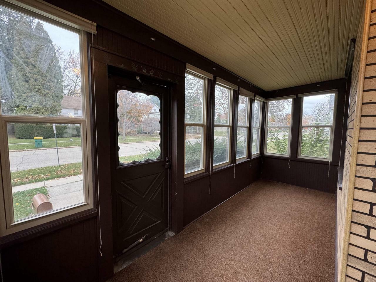 Property Photo:  501 East Jackson Street  WI 54971 