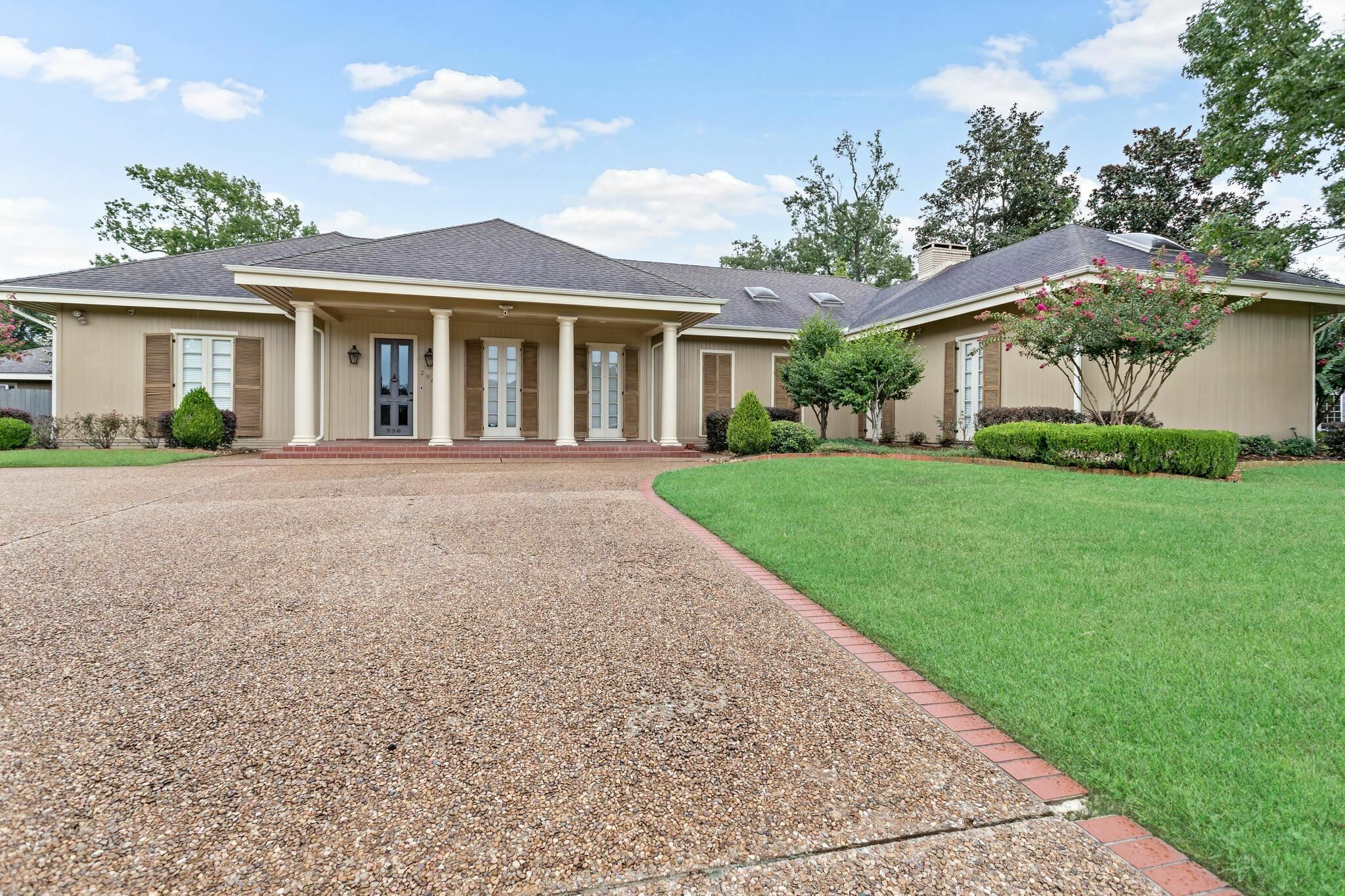 Property Photo:  296 Ridgeland St  TX 77706 