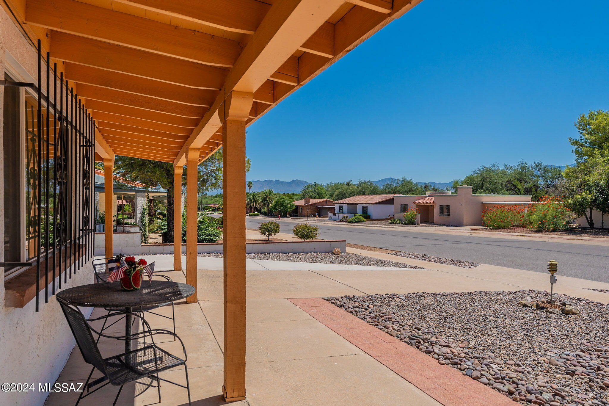 Property Photo:  141 E El Naranjo  AZ 85614 