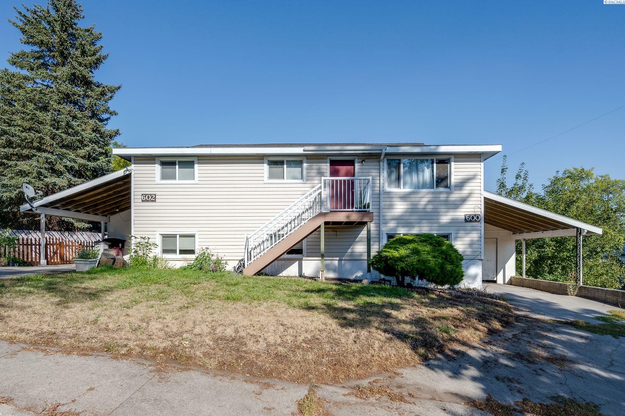 Property Photo:  600-602 NW Gary Street  WA 99163 