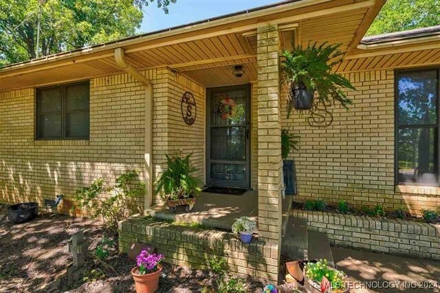 Property Photo:  222 N Oak Grove  OK 74023 