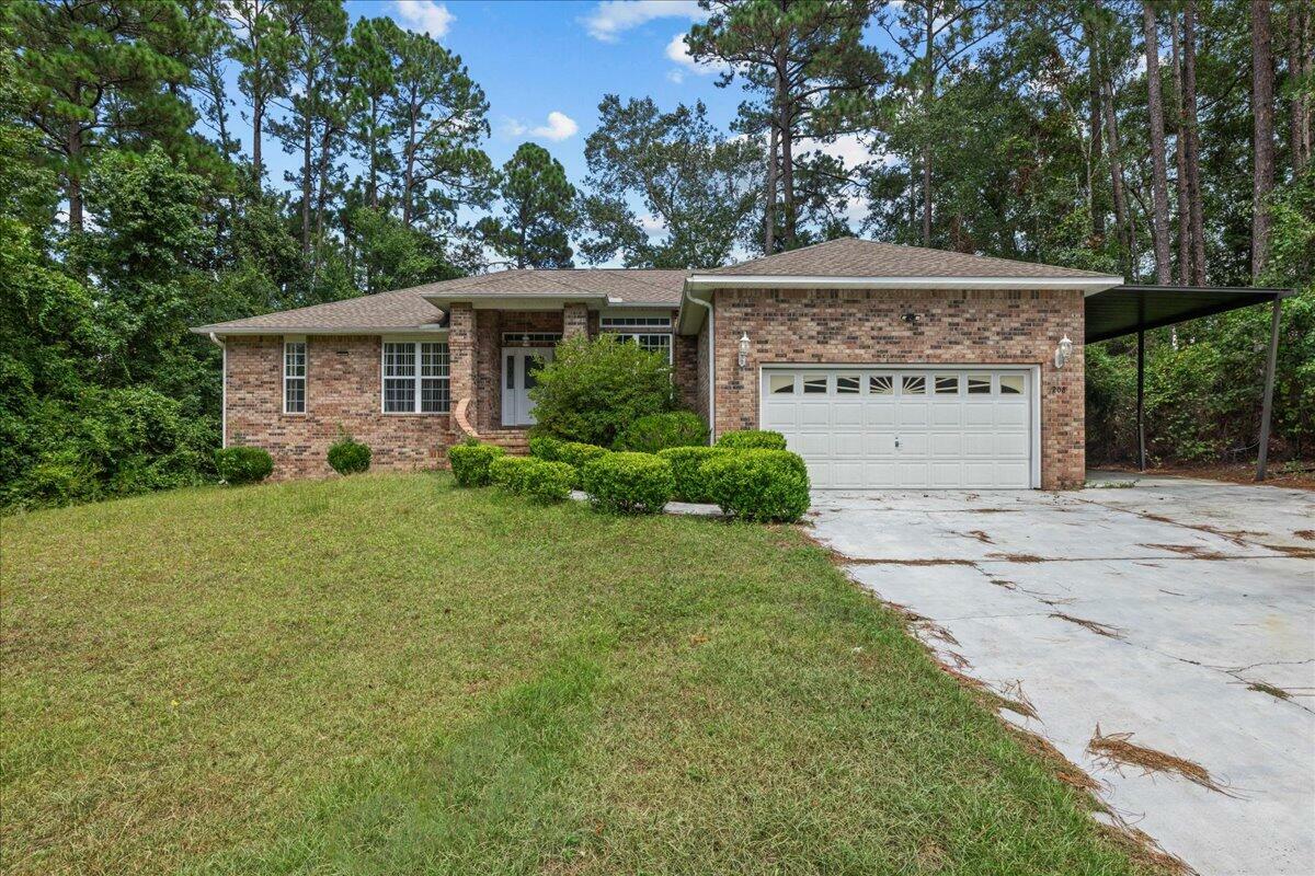 Property Photo:  208 Golf Course Drive  FL 32536 