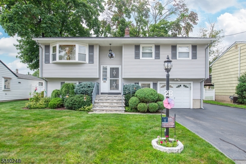 Property Photo:  2 Dickens Pl  NJ 07420 