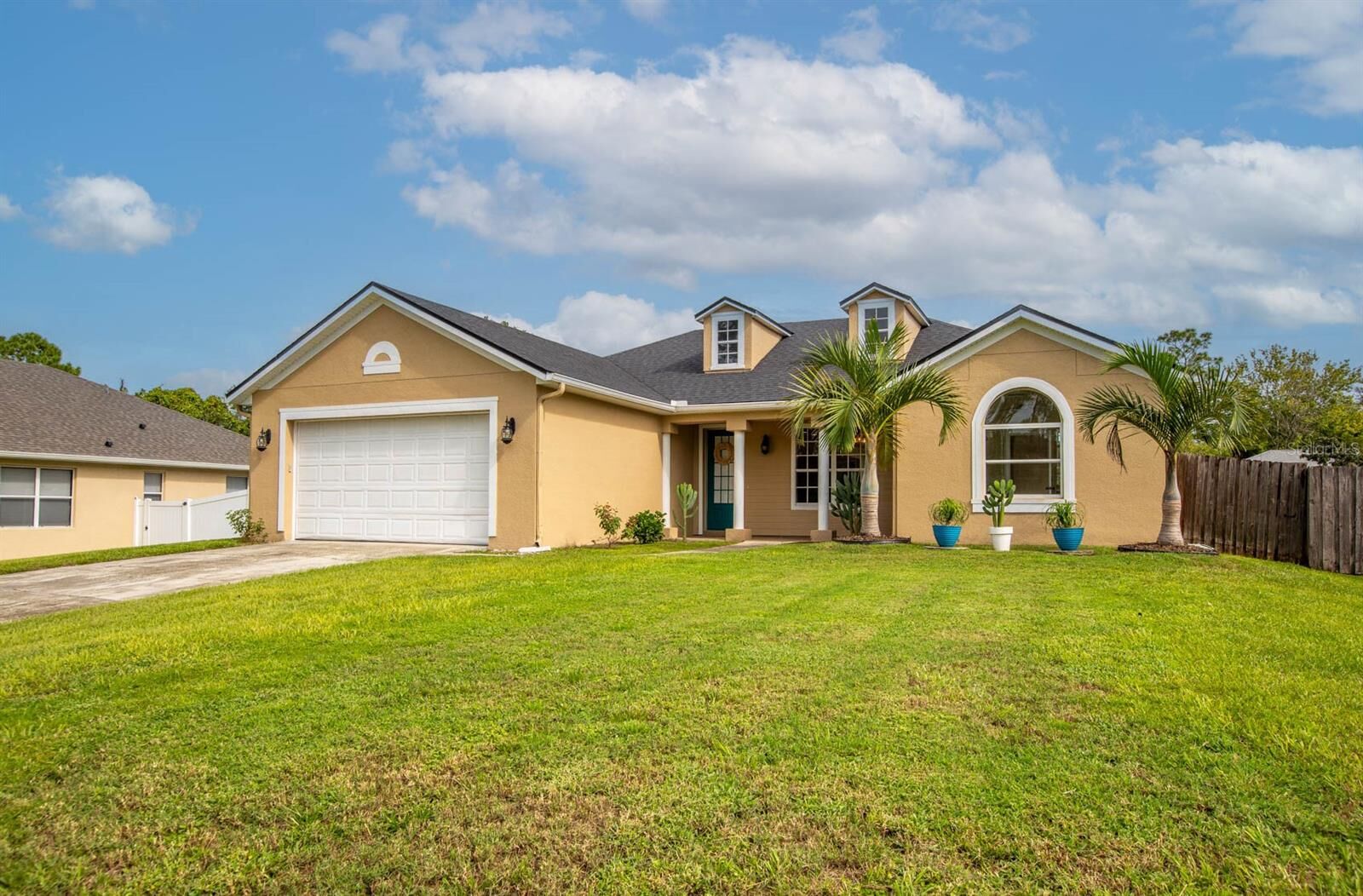 Property Photo: 260 W 4th Street FL 32766