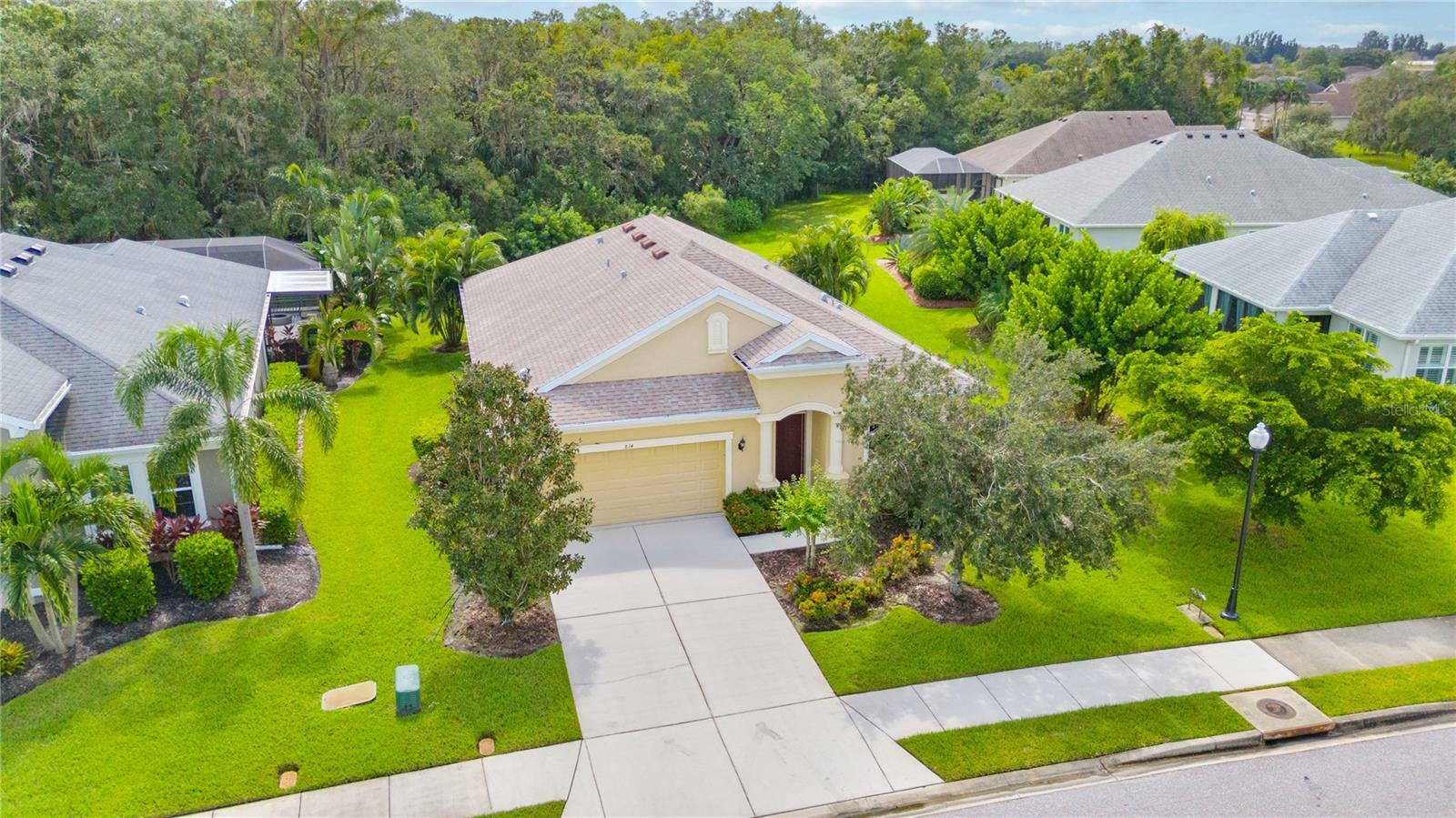 Property Photo:  814 Rosemary Circle  FL 34212 