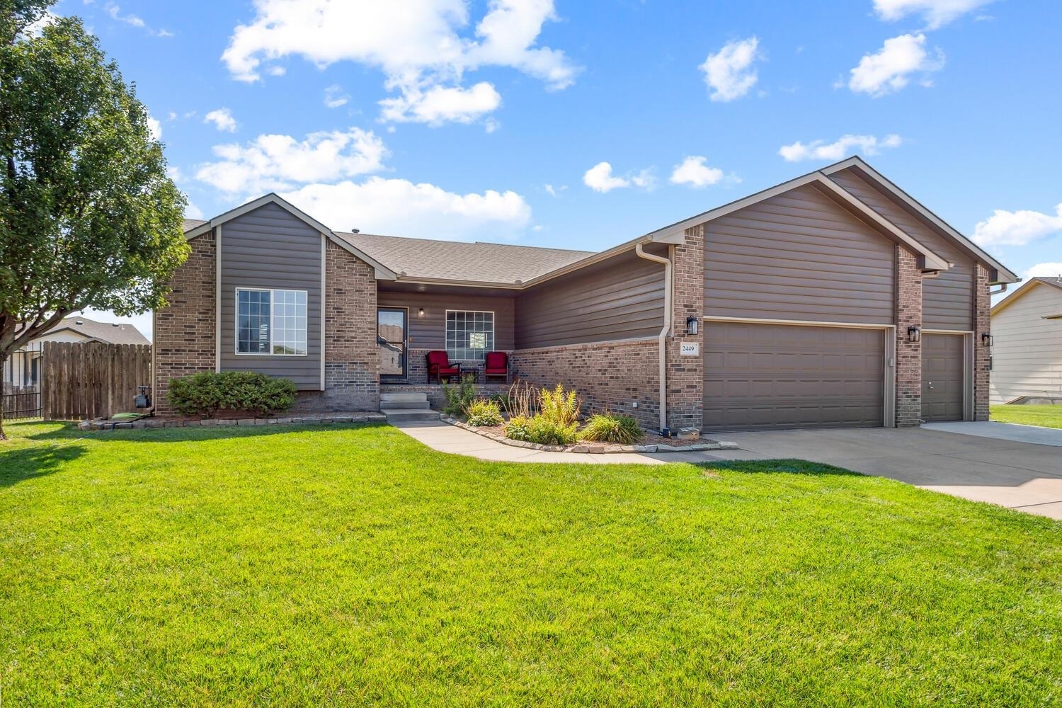 Property Photo:  2449 E Dory Ct  KS 67052 