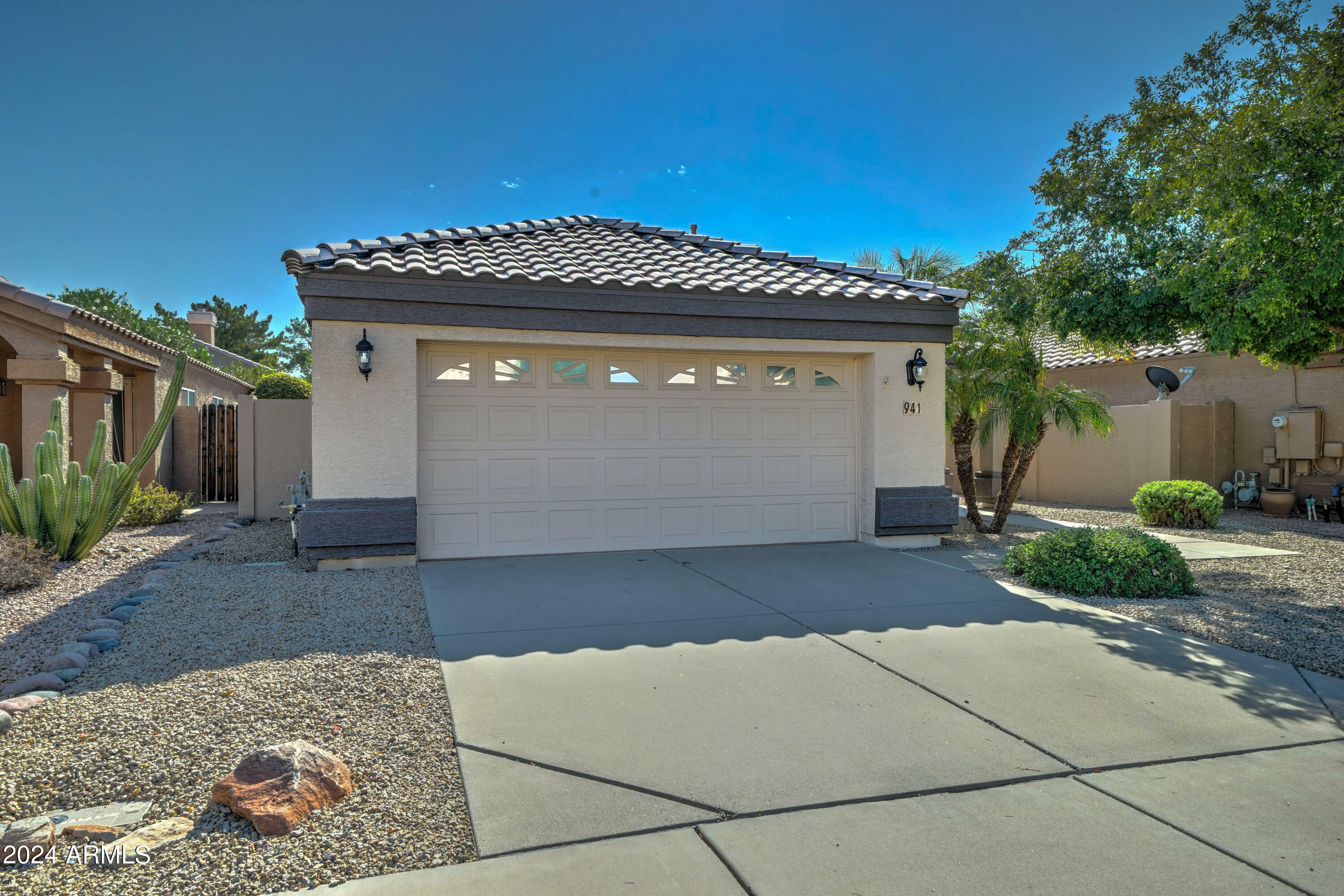 Property Photo:  941 S Sailfish Drive  AZ 85233 