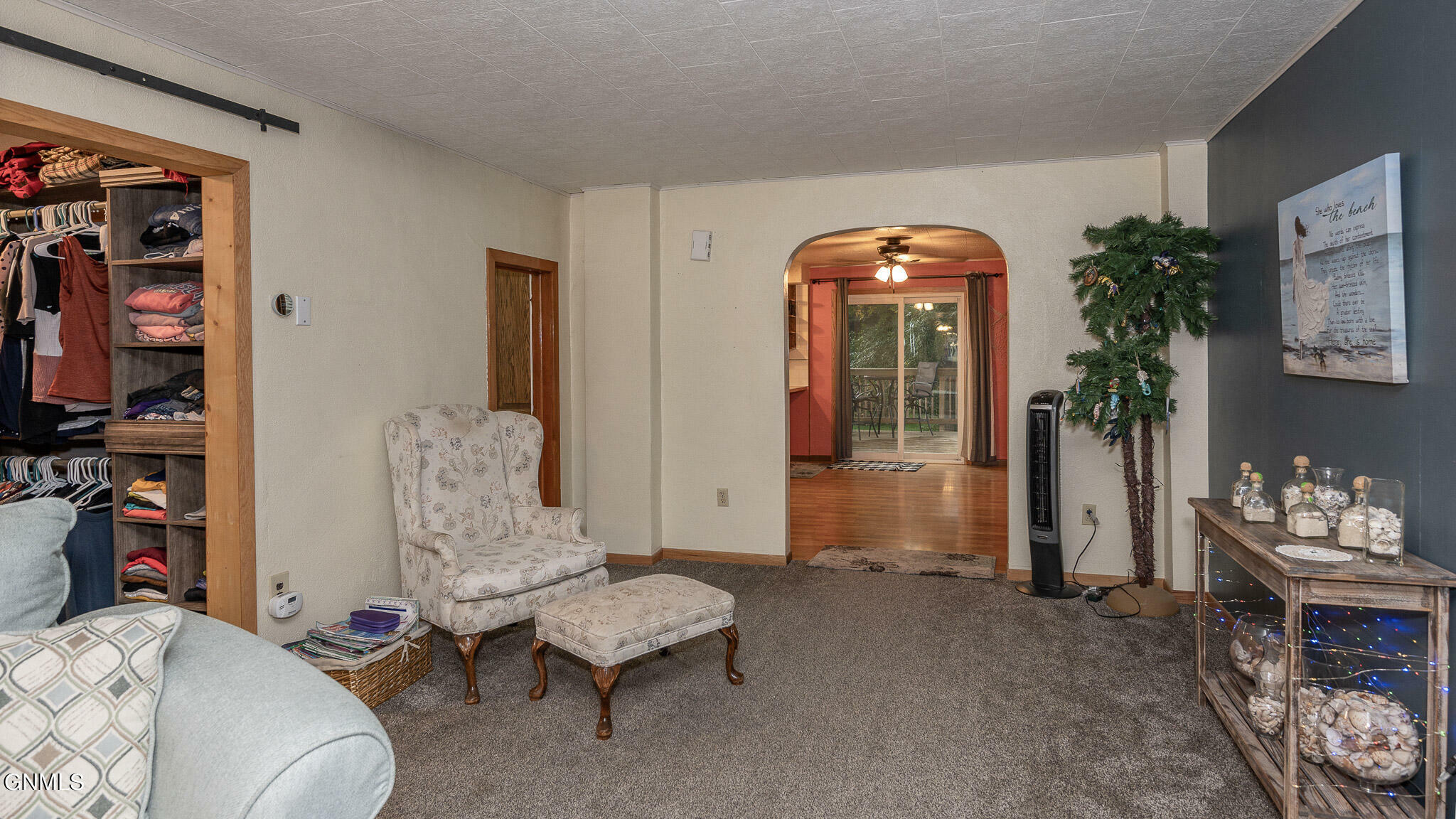 Property Photo:  117 4th Street NW  ND 58523 