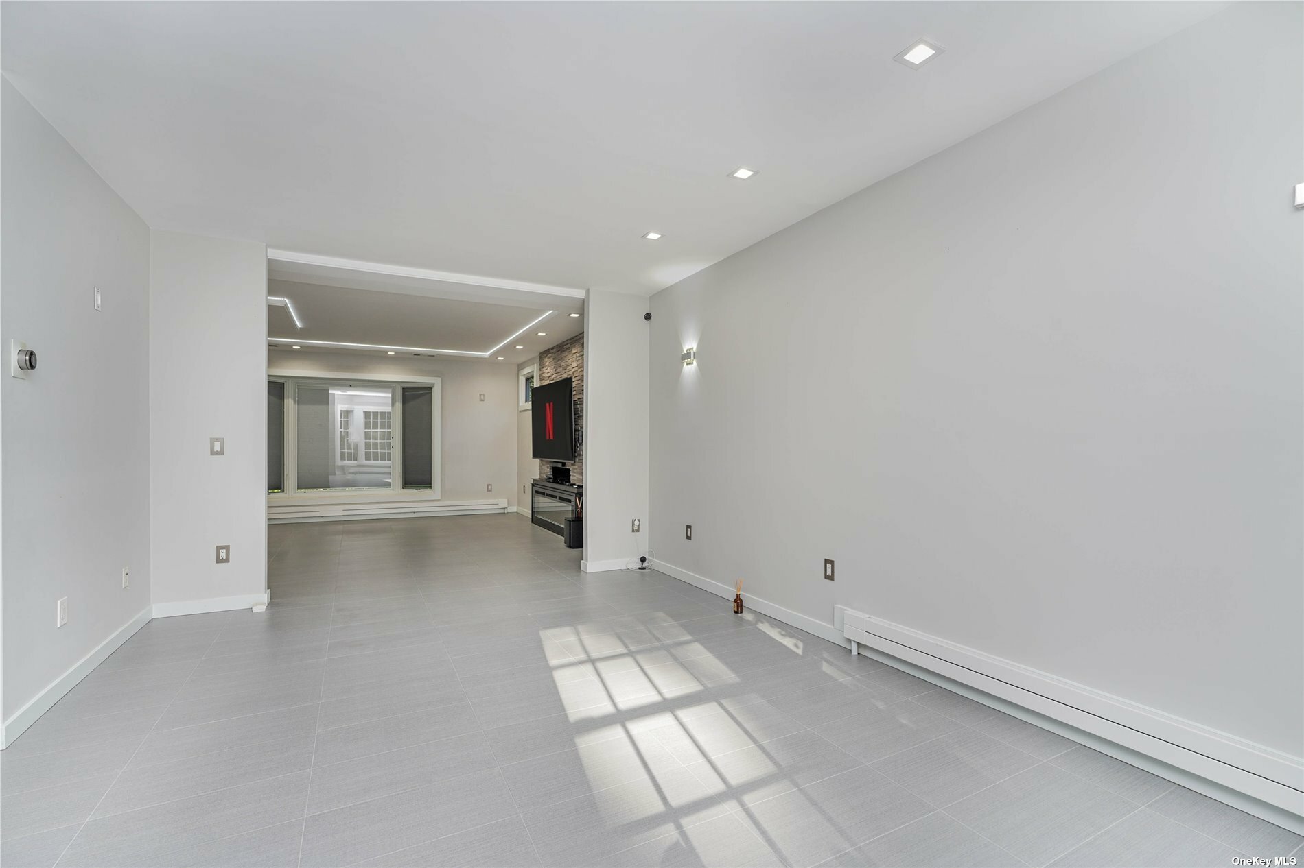 Property Photo:  181-171 Androvette Avenue  NY 10312 