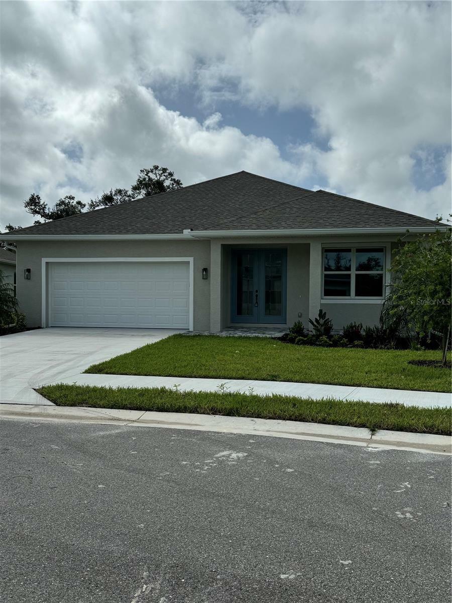 Property Photo:  721 Redbud Court  FL 34223 