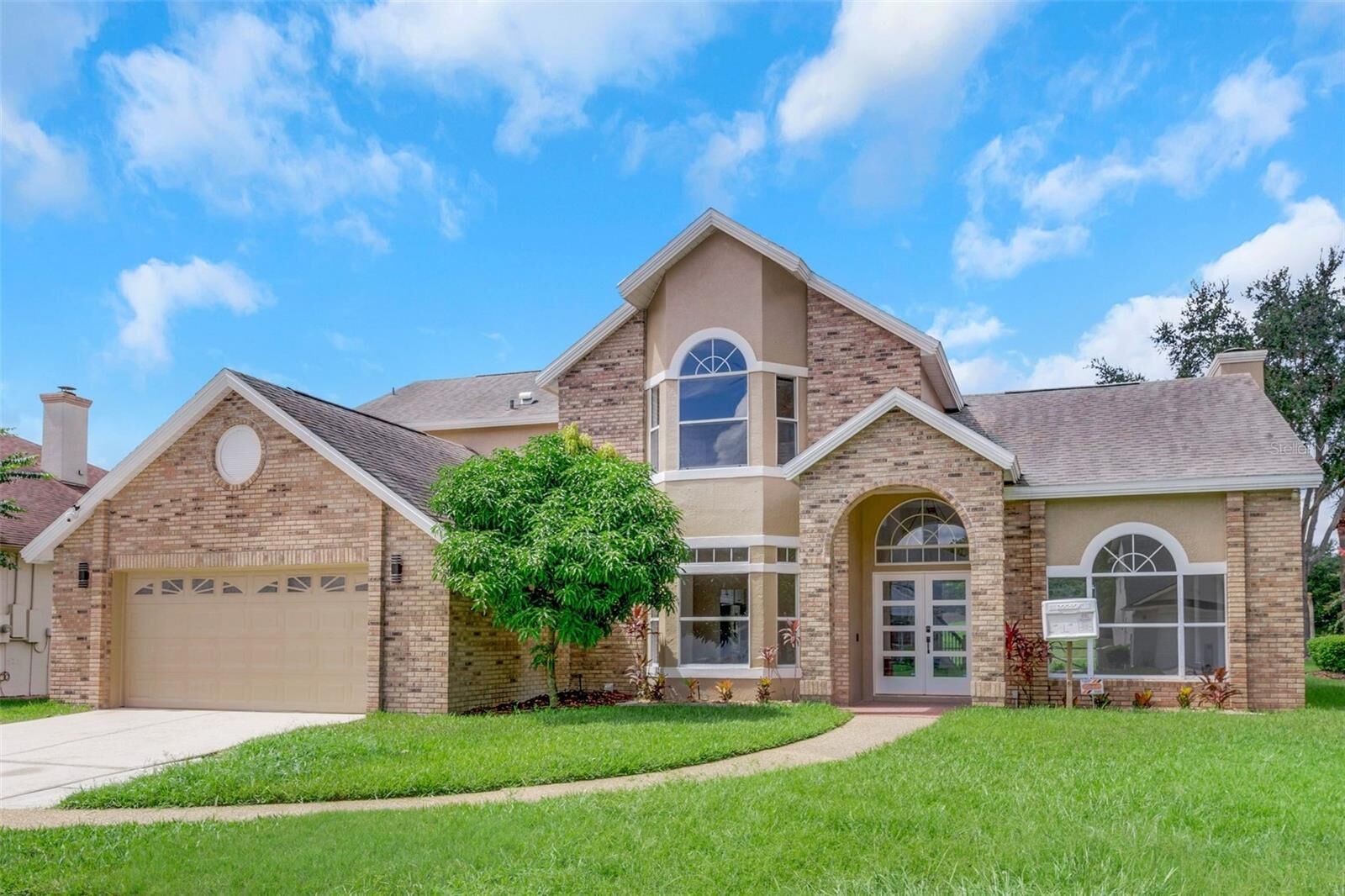 Property Photo: 2111 Turnberry Drive FL 32765