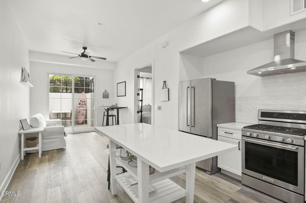 Property Photo:  130 N Garden Street 3141  CA 93001 