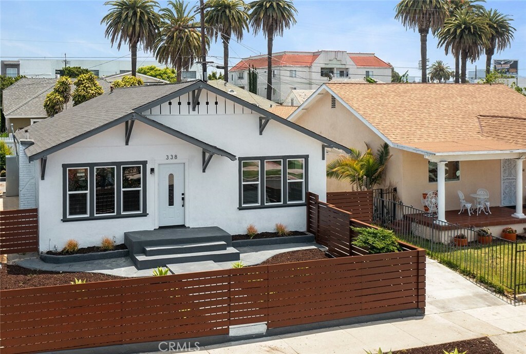 Property Photo:  338 Hobart Place  CA 90004 