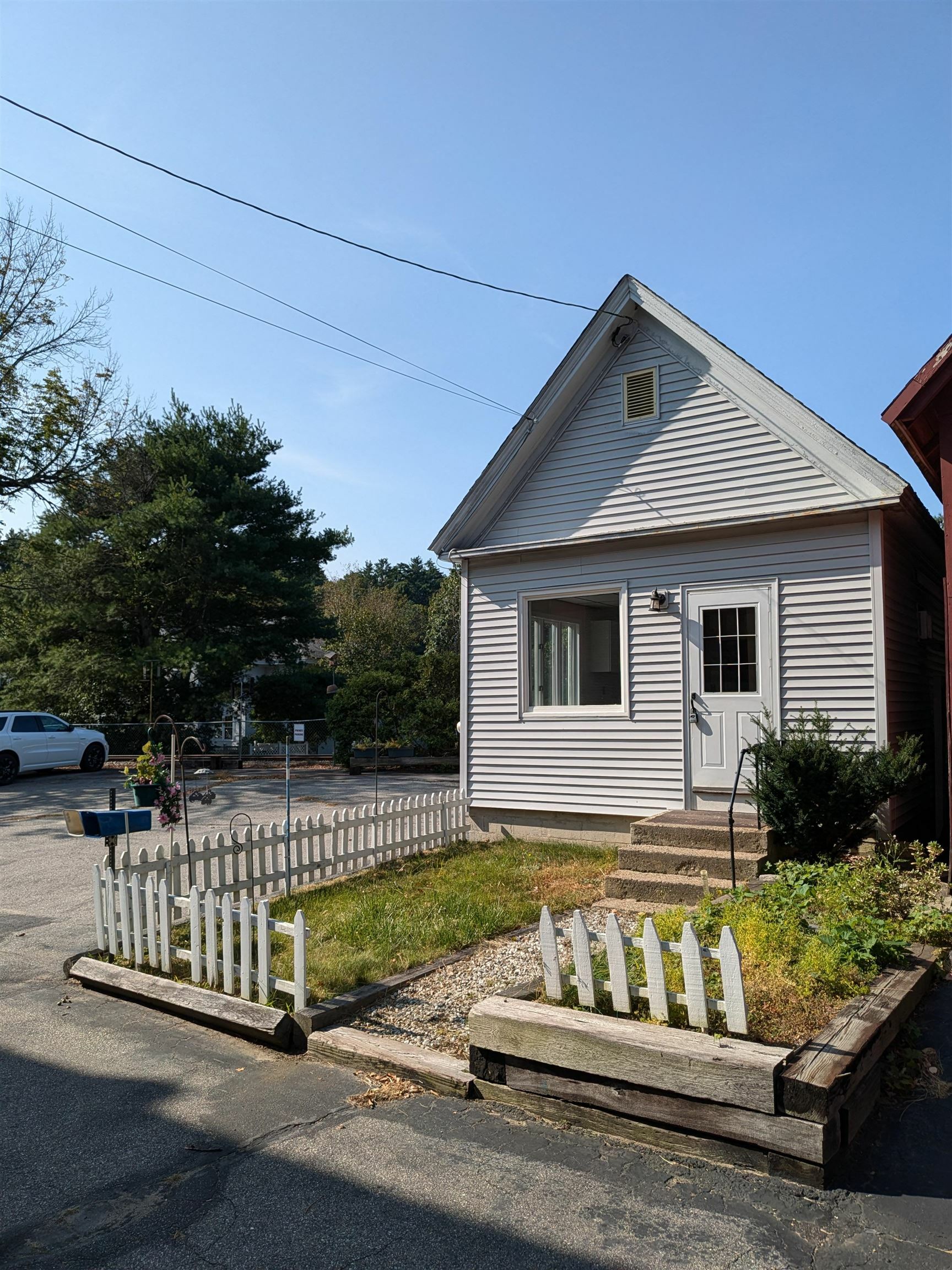 Property Photo:  20 Trackside Drive  NH 03086 