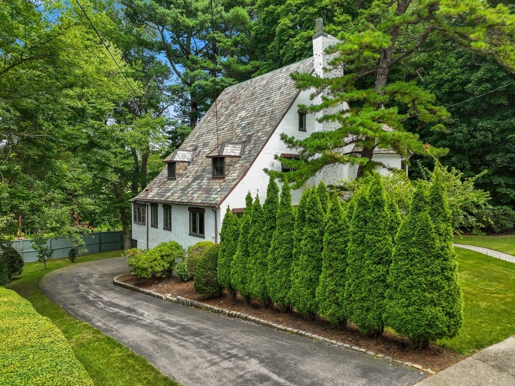 Property Photo:  115 Dorset Rd  MA 02468 