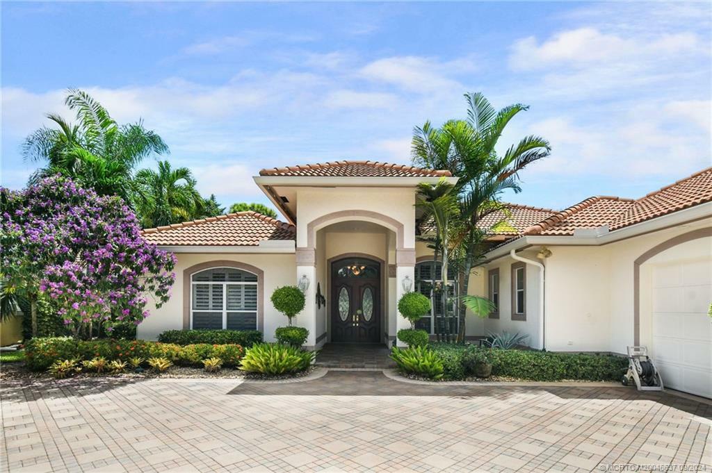 Property Photo:  1572 SE Cypress Glen Way  FL 34997 