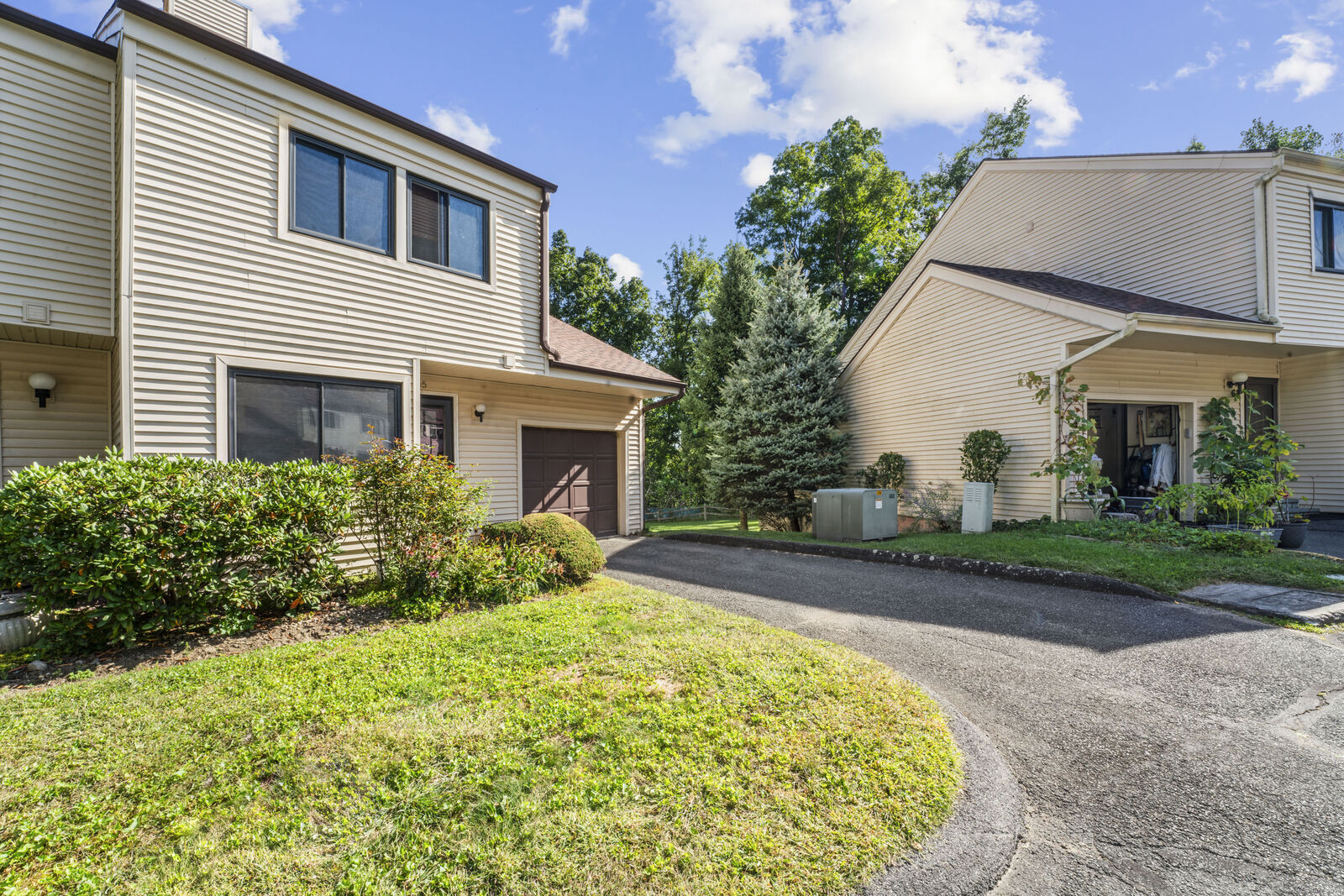 Property Photo:  65 Deer Run 65  CT 06801 