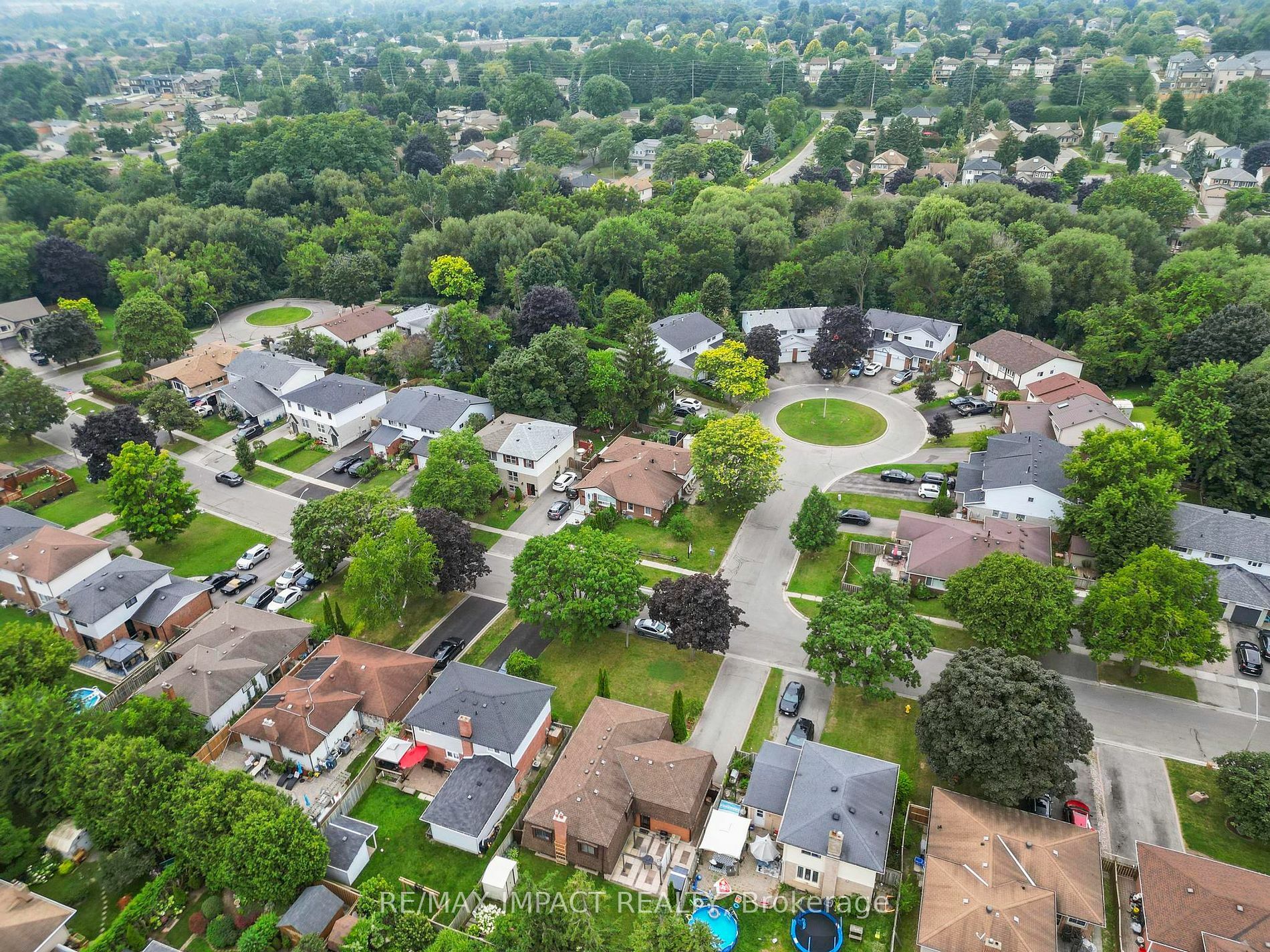 Photo de la propriété:  715 Greenoch Crt  ON L1J 6H4 