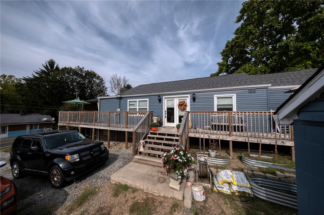 Property Photo: 22 Cross Creek Rd PA 15312
