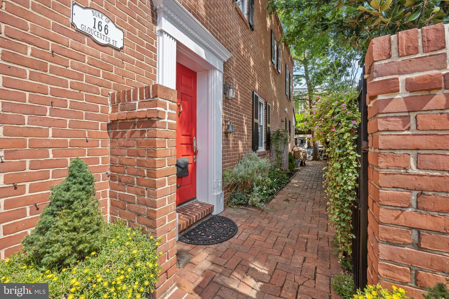 Property Photo:  166 Duke Of Gloucester Street  MD 21401 