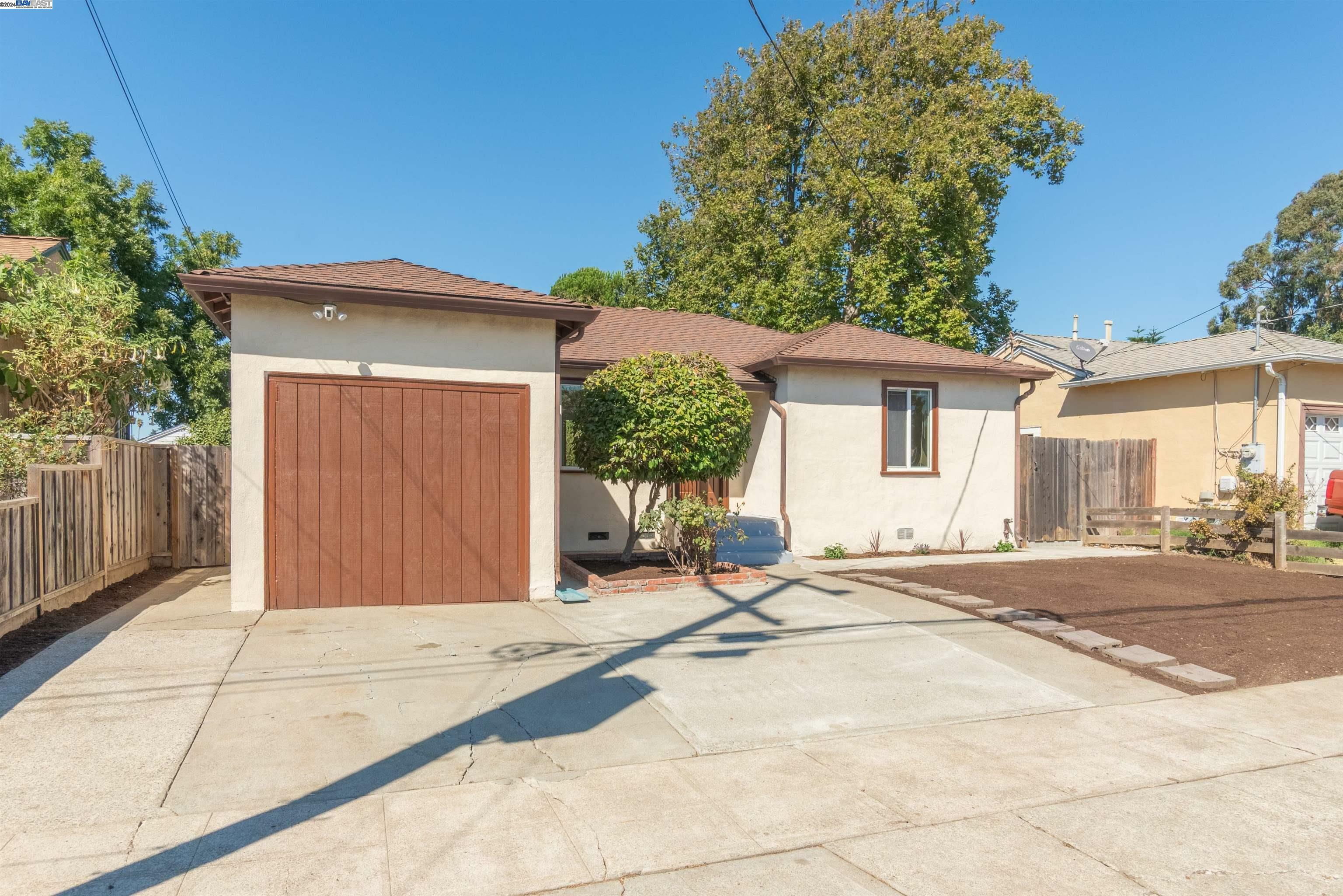 Property Photo:  1906 North Blvd  CA 94577 