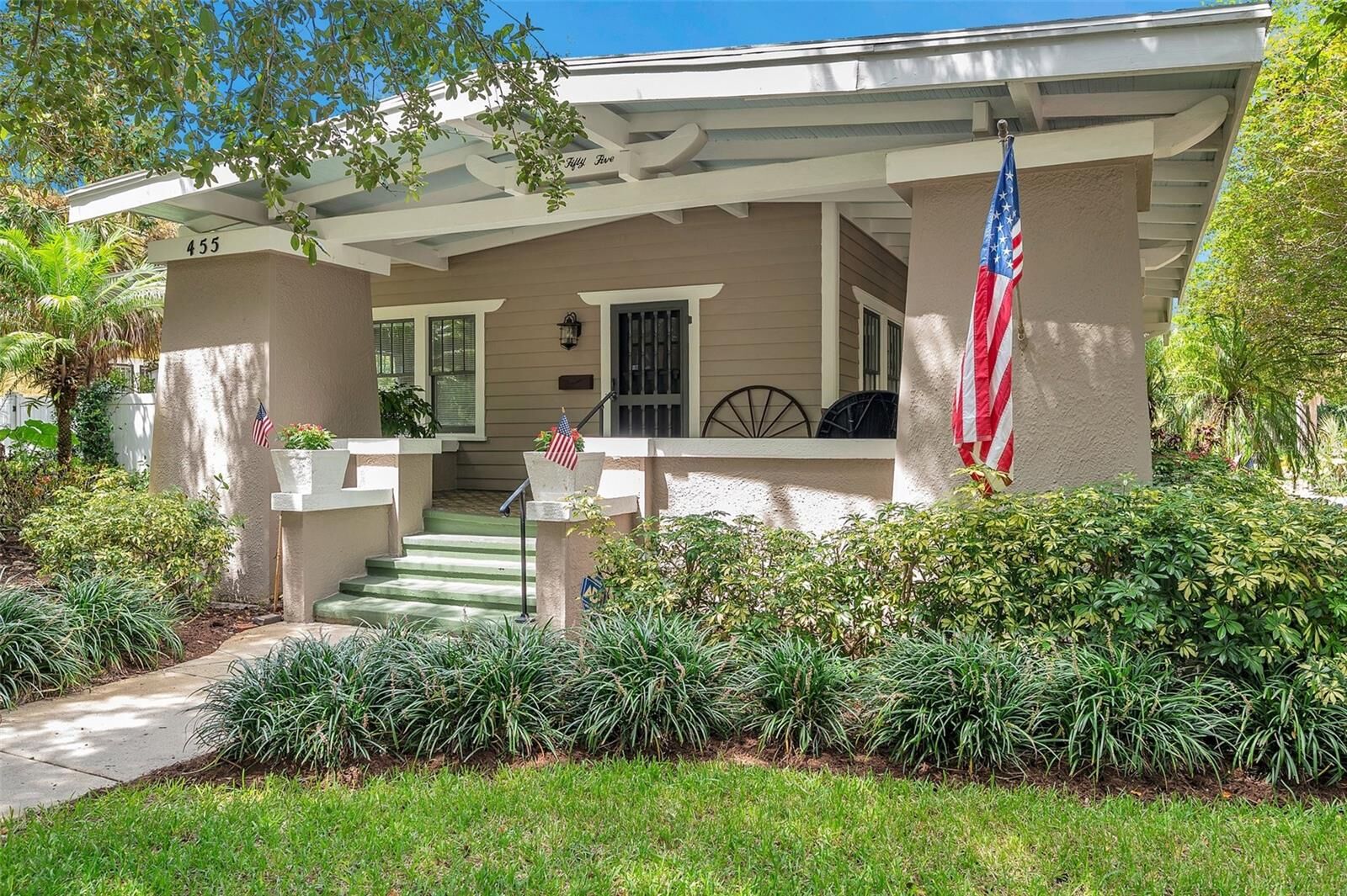 Property Photo: 455 13 Th Avenue NE FL 33701