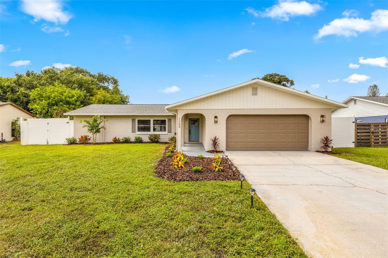 Property Photo:  1364 Georgetowne Circle  FL 34232 