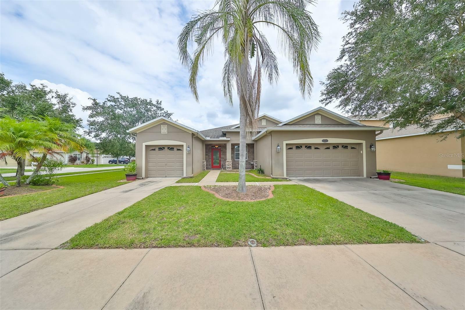 Property Photo:  13202 Graham Yarden Drive  FL 33579 