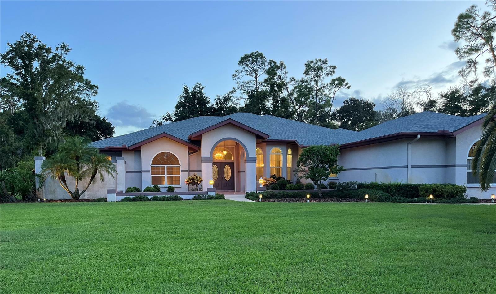 Property Photo:  7430 Weeping Willow Drive  FL 34241 