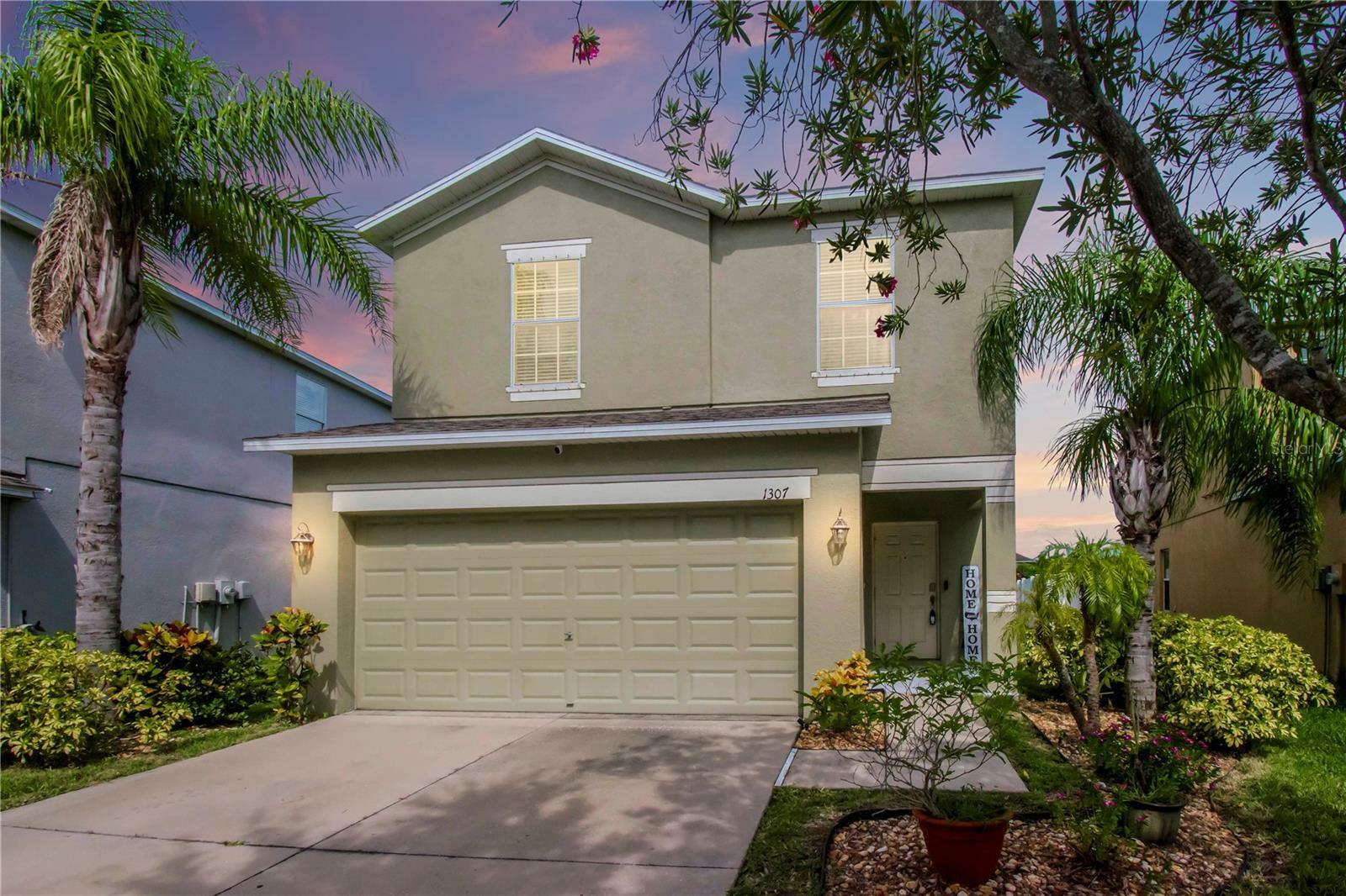 Property Photo:  1307 Pasadena Bloom Lane  FL 33570 