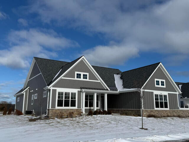 Property Photo:  1748 N River Cir  WI 53217 