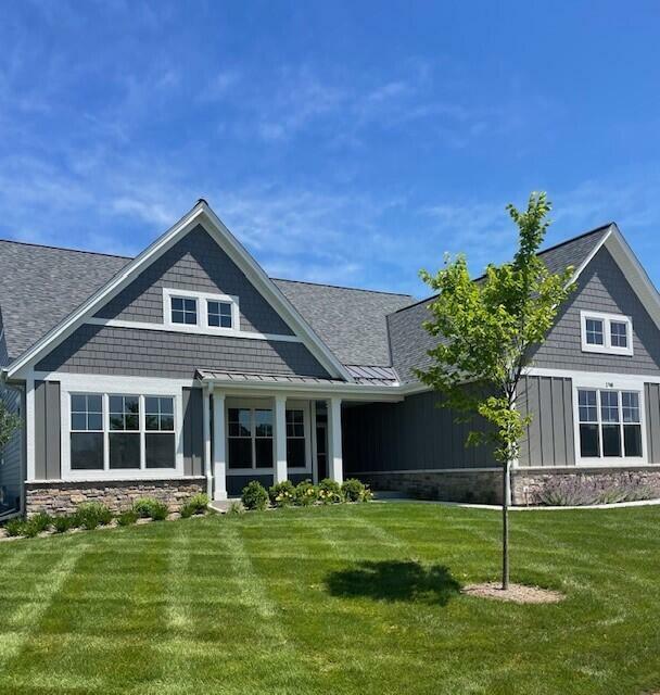 Property Photo:  1748 N River Cir  WI 53217 