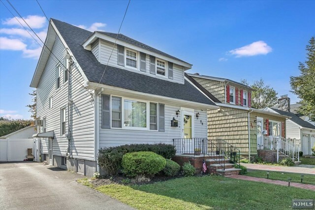 Property Photo:  54 Lewis Place  NJ 07512 